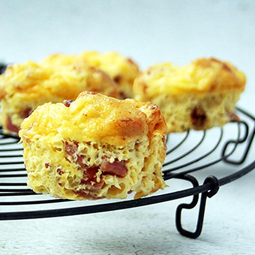 Keto Breakfast Bacon and Egg Muffins