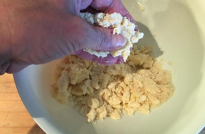 Keto Mixed Berry Crumble