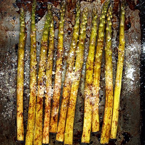 Balsamic-roasted Asparagus with Parmesan Keto